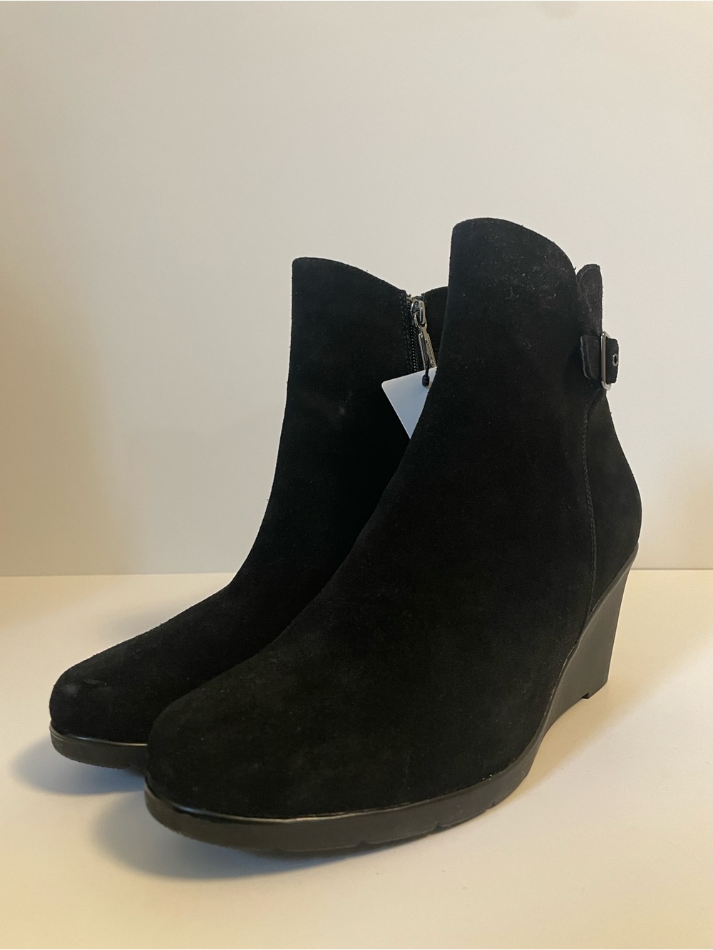 Blondo Lindsey Black Suede Waterproof Wedge Ankle Boots Women’s 10M NWT